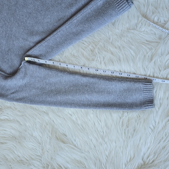 Saks Fifth Avenue Oversized grey sweater - Picture 5 of 9